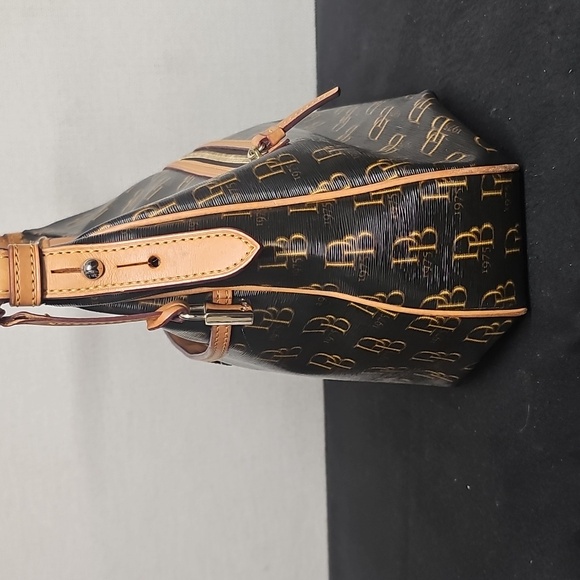 DOONEY & BOURKE COLLINS SHOULDER BAG W/MATCHING WRISTLET BFPM-12-169 - Picture 2 of 13